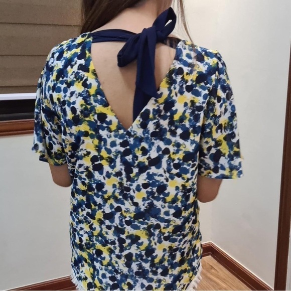 H&M | Blue & Yellow Watercolor Bow Back Flowy Blouse | Size 8 - Picture 2 of 9